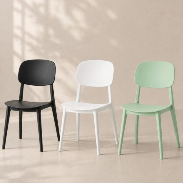 Silla Brit en sus tres colores: negro, blanco y menta