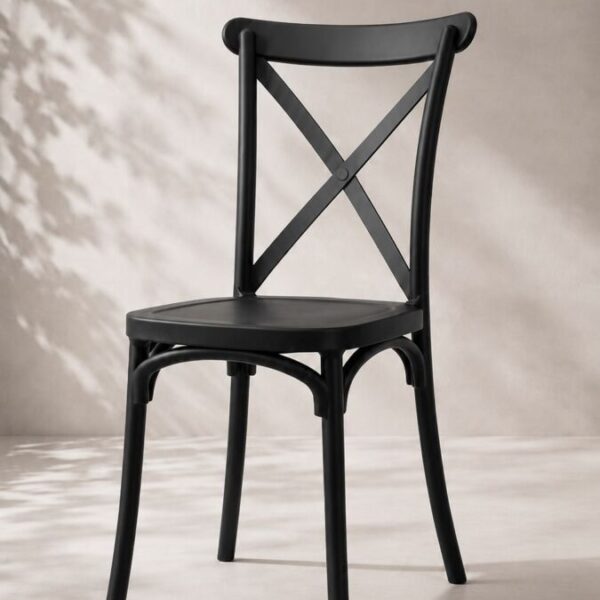 Silla Crossback de polipropileno negra, respaldo cruzado, apilable
