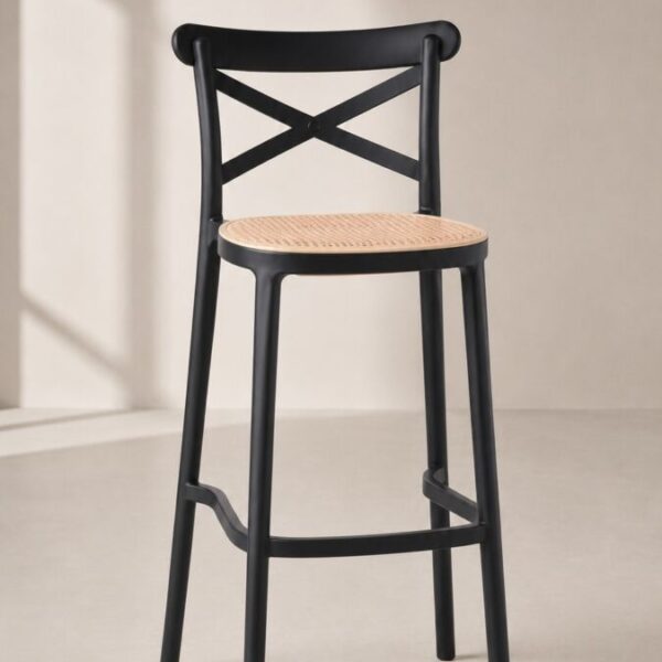 Taburete Crossback negro con asiento de rattan, respaldo cruzado